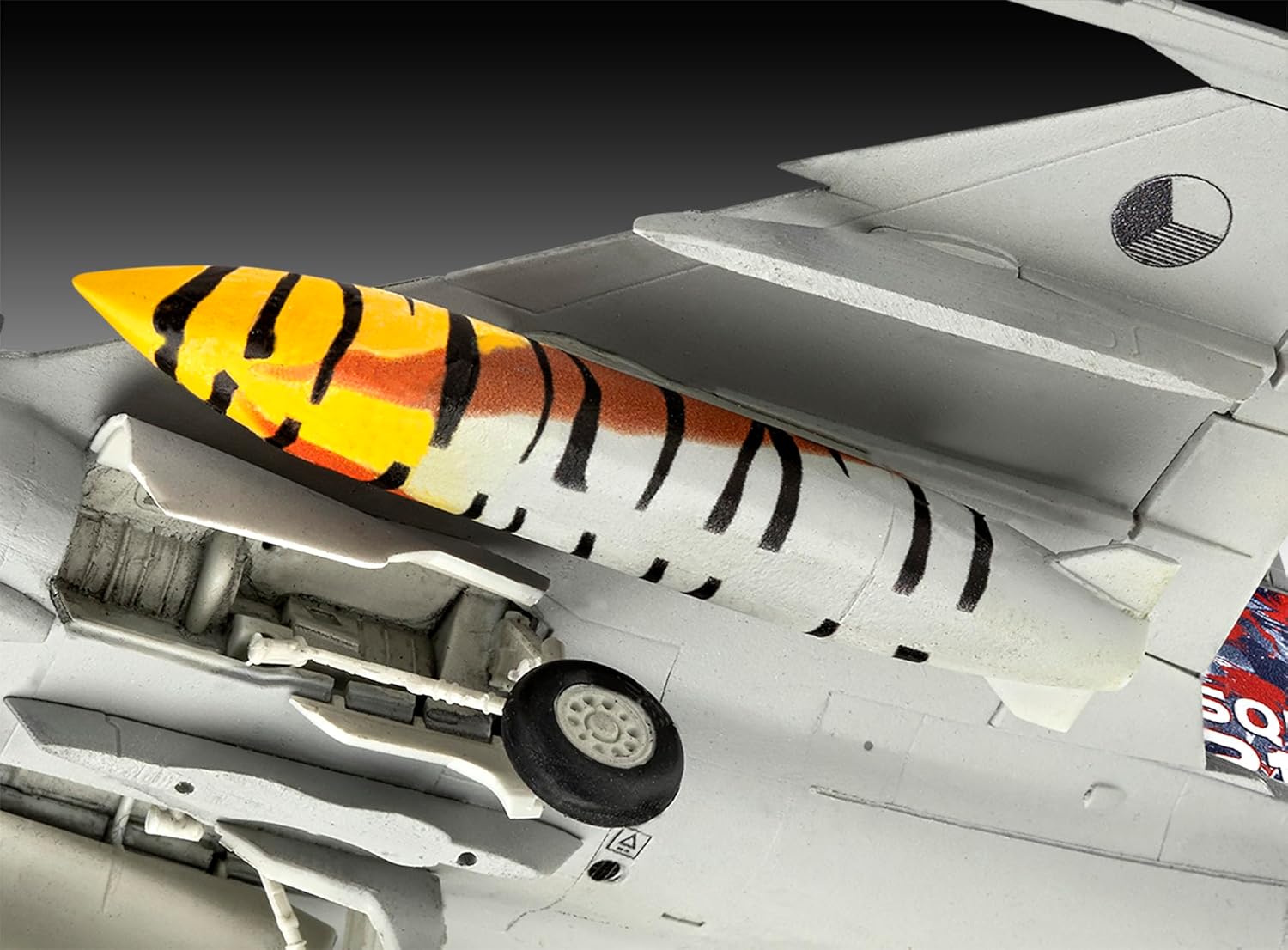 Revell modellbausatz saab jas-39c gripen – Bild 4